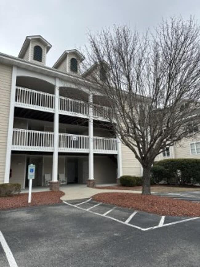 Photo - FULLY FURNISHED EFFICIENCY SUITE AVAILABLE Unit 2004