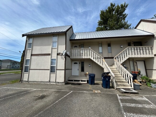 Building Photo - 316 Front St Unit 1