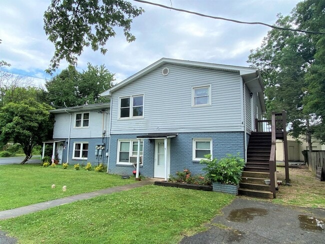 Building Photo - 630 Race St Unit 3