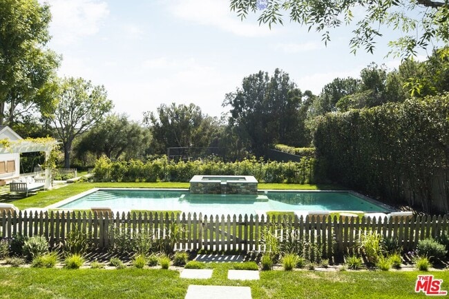 Photo - 6763 Zumirez Dr