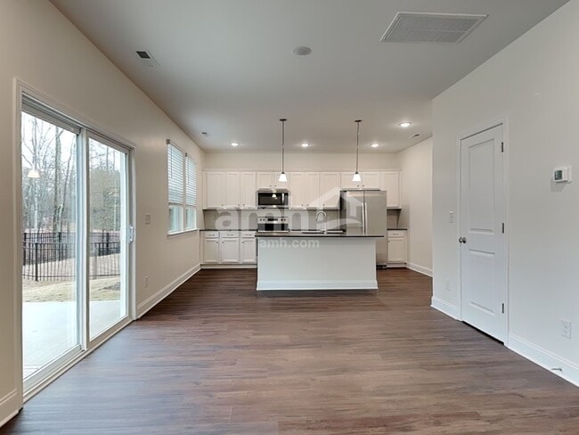 Photo - 15721 Thomas Rd