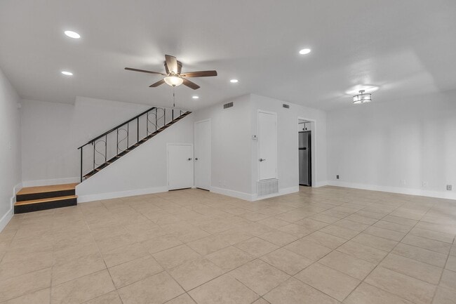 Photo - 100 Royal Way Dr