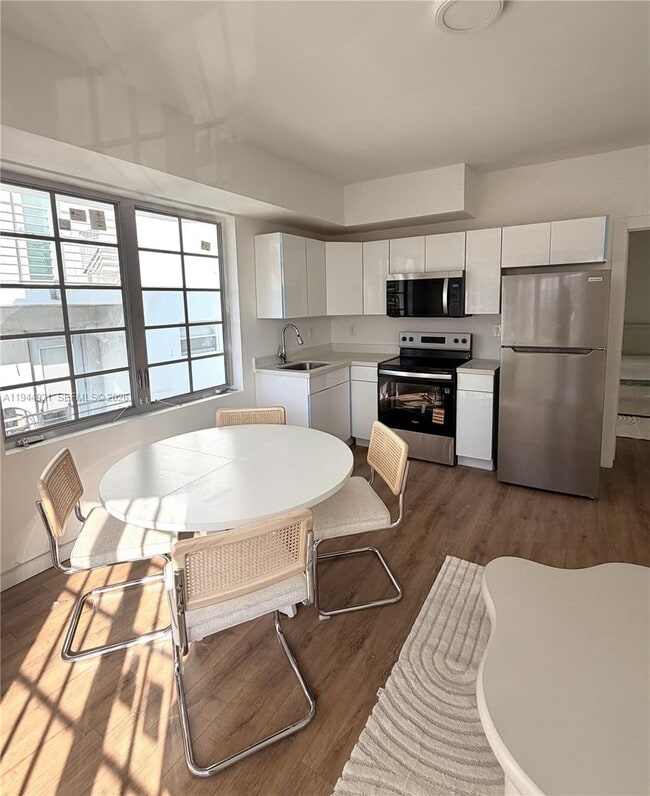 Building Photo - 1525 Euclid Ave Unit 12