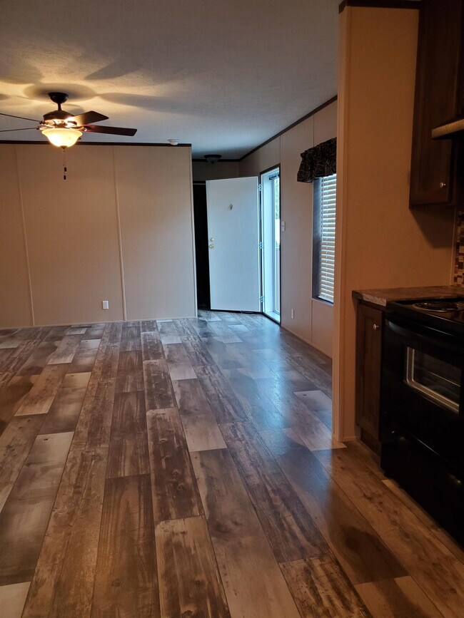 Photo - 351 Golden Dale Dr