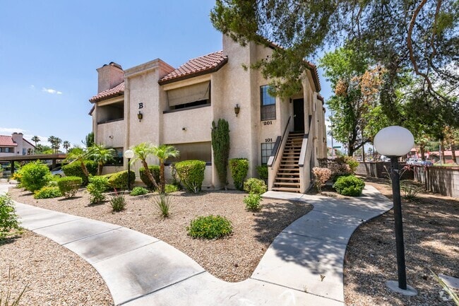 Building Photo - 2nd Floor Condo Near UNLV