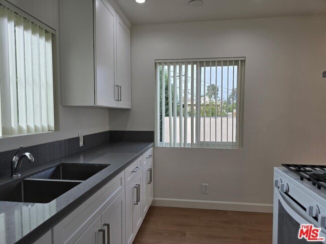 Photo - 415 Fischer St Unidad F