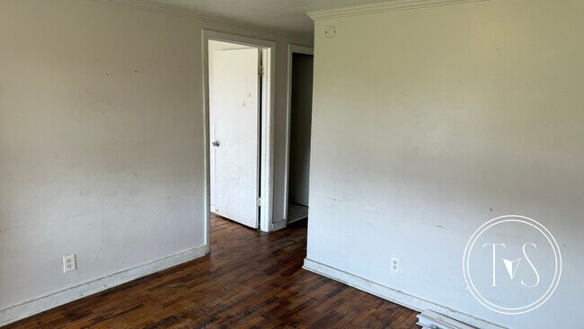 Photo - RATE DROP ALERT (was $1600/month)!