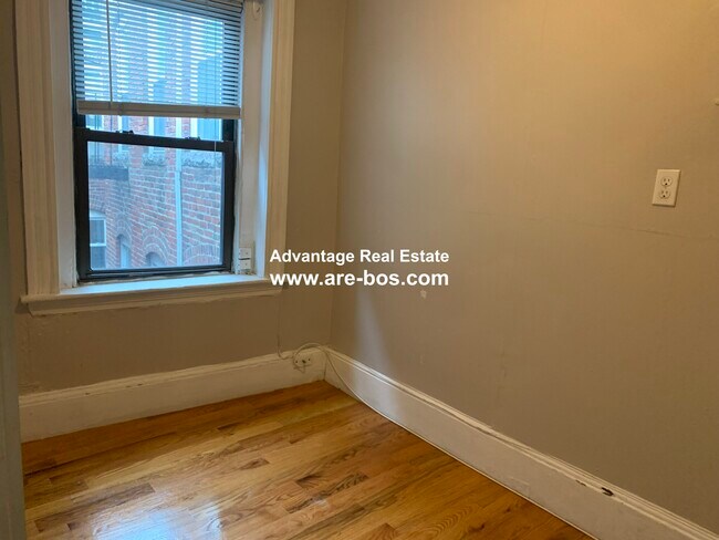 10 Wiget St Unit 7