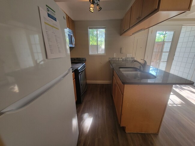 Photo - Sunny, newly remodeled 3 bed + office/2.5 bath in Applewood townhomes close to NOBO!