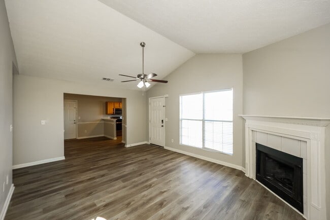 Photo - 220 Willow Springs Dr