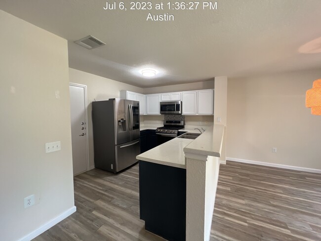 Photo - 5713 Silver Screen Dr