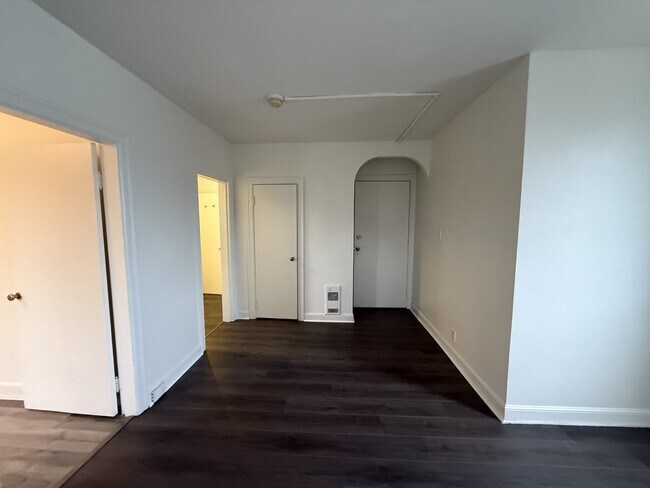 Photo - 400 Lutz St Unit 2