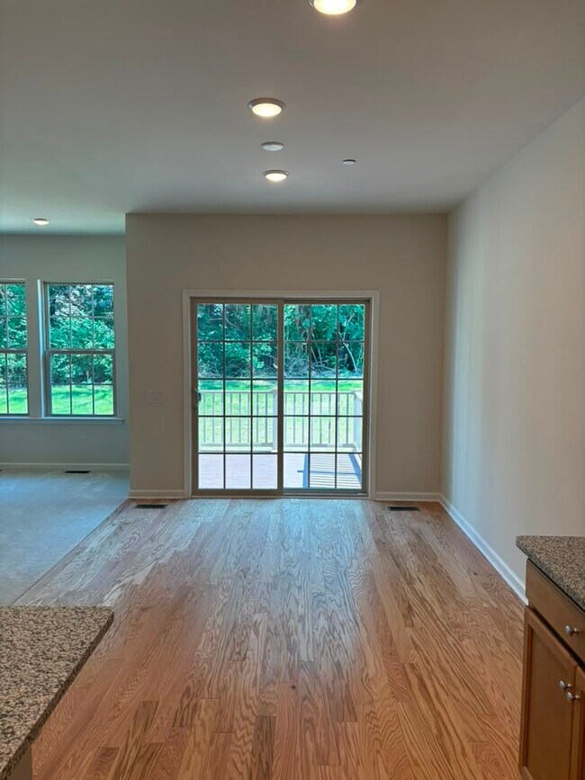 Photo - 112 S Buck Tavern Way