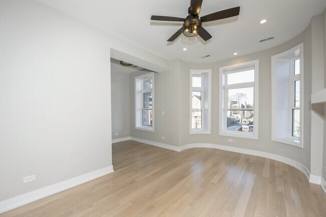 Photo - 1541 N Washtenaw Ave Unit #1