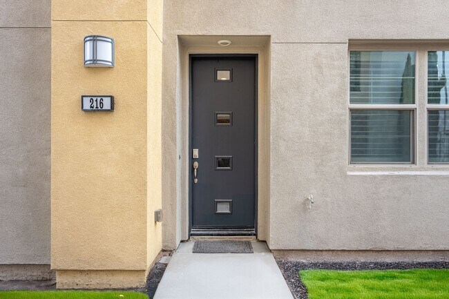 Photo - 216 Paramount