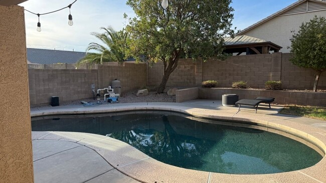 9928 E Posada Ave