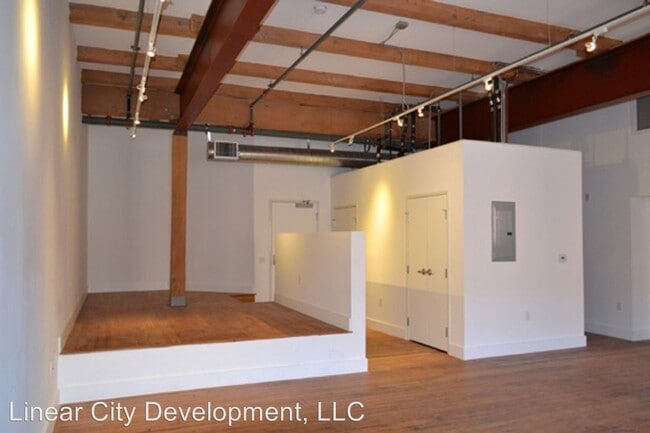 Photo - 2121 E 7th Pl