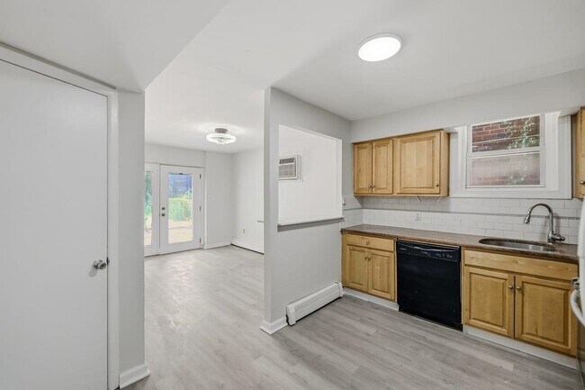 Photo - 412 Walker St Unit 1