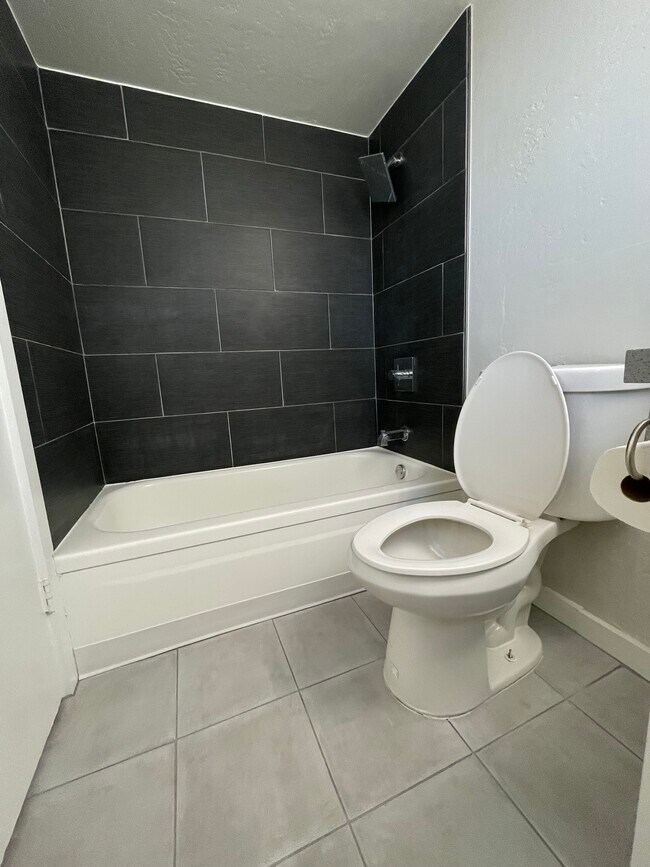 Photo - 400 on Pasadena