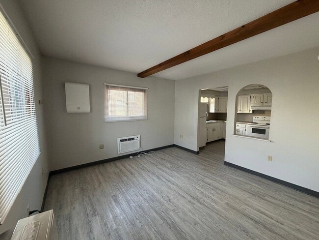 Photo - 10 Thompson St Unit E