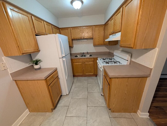 Photo - 12715 S La Crosse Ave Unit 104