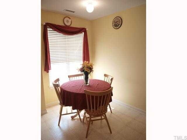 Photo - 3 Bedroom Townhouse In Wakefield with 1 Car Garage