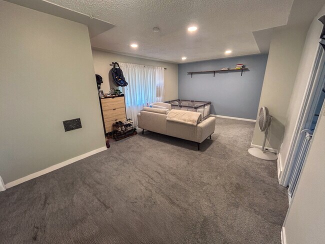 Photo - 3685 Ivanhoe St