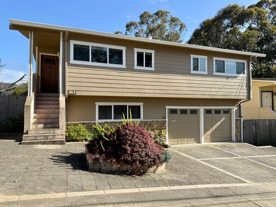 Gorgeously Updated 4-Bed/3-Bath Home & Ent... - Gorgeously Updated 4-Bed/3-Bath Home & Ent...