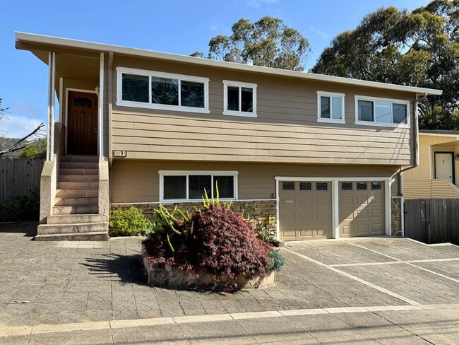 Gorgeously Updated 4-Bed/3-Bath Home & Ent... - Gorgeously Updated 4-Bed/3-Bath Home & Ent...
