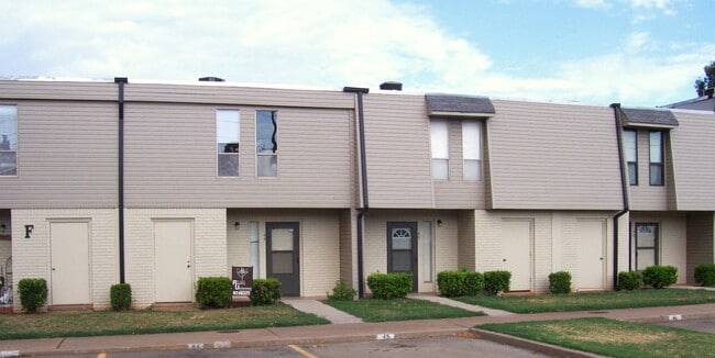 Building Photo - 1400 N Perkins Rd Unit F44
