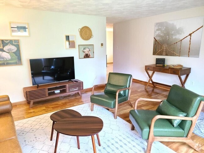 Building Photo - 2326 White Oak Ave Rental