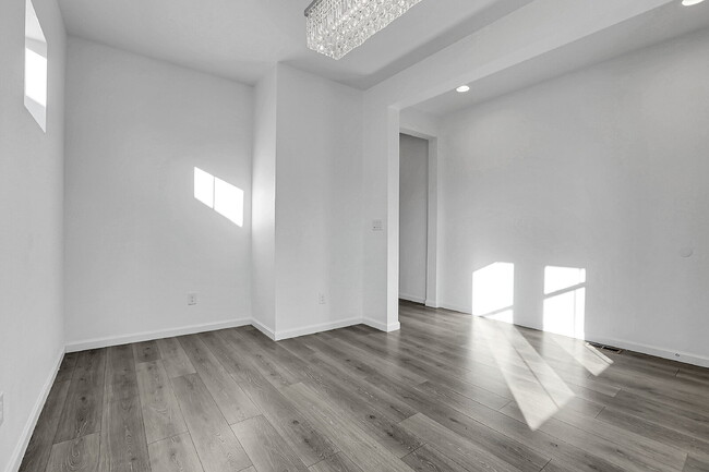 Photo - $3,150.00, 4-bed, 3.5-bath, located in Aurora with beautiful finishes.