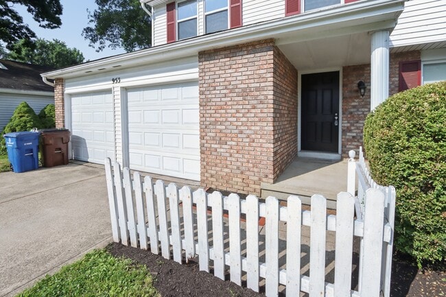 Photo - 953 S Spring Rd