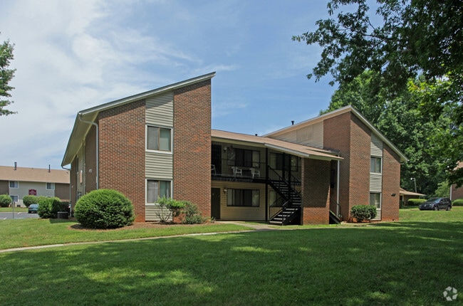 Photo - Hillcrest Apartments