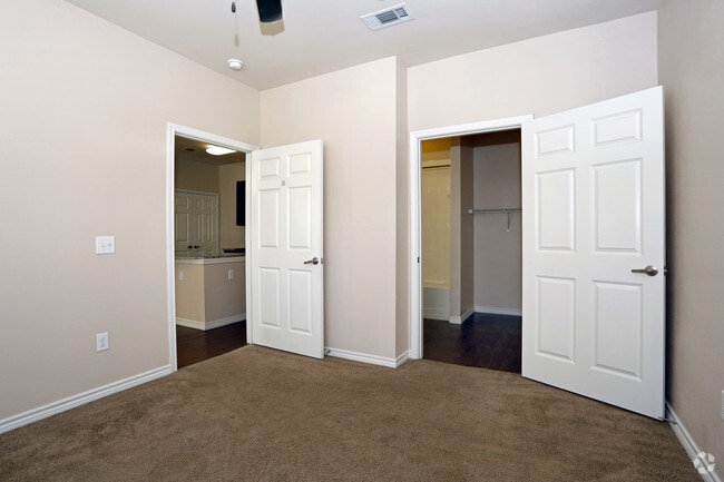 915SF_Two Bedroom_Bedroom