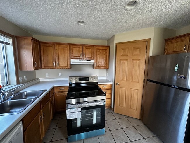 Photo - 804 6th Ave NE Unit 2