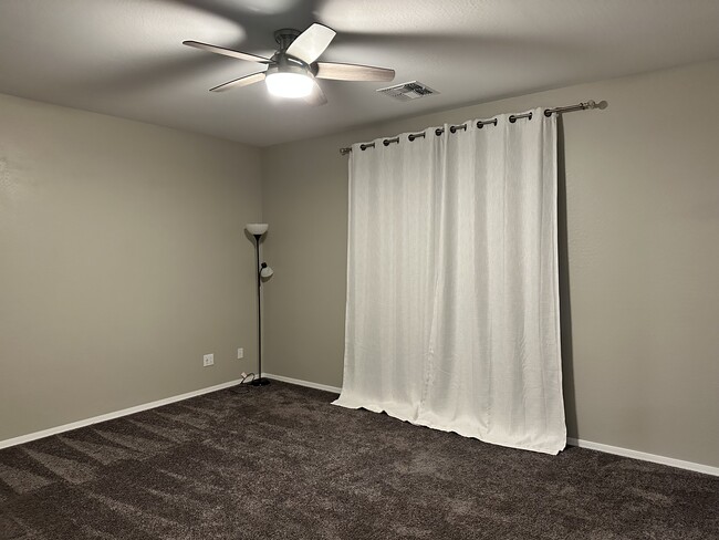 Private bedroom available - 6272 Barn Owl Ave