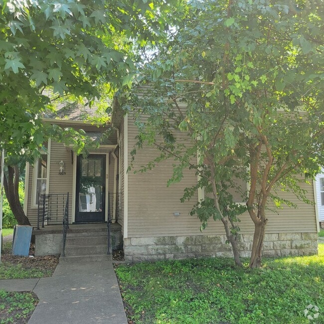 Building Photo - Nice 2Bed/1Bath Cottage Rental