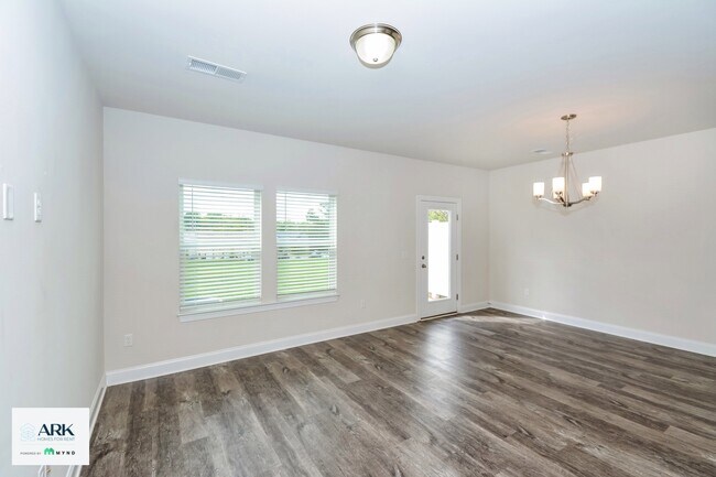 831 Holland Ct