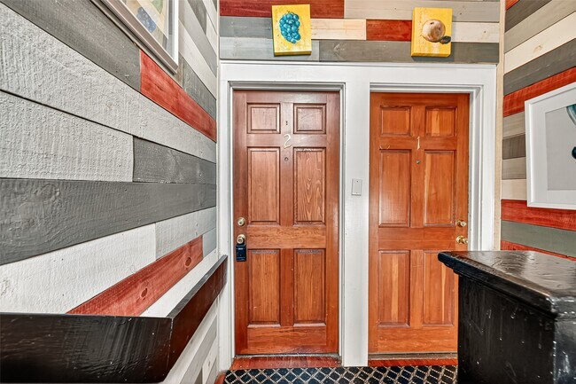 Photo - 711 Fargo St