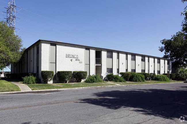 Bronco Apartments - Bronco Apartments