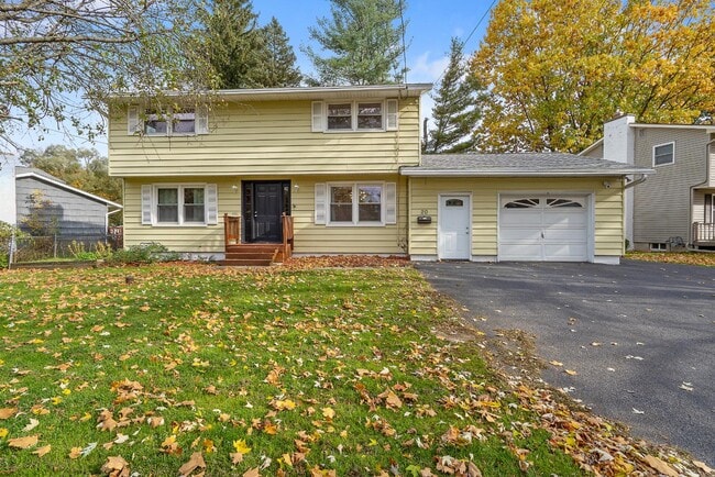 Photo - 20 Apricot Ln