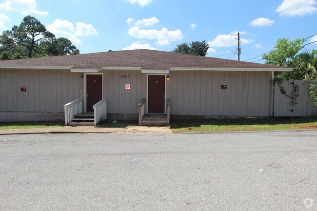 Building Photo - Charming 2-Bed, 1-Bath Unit A Rental