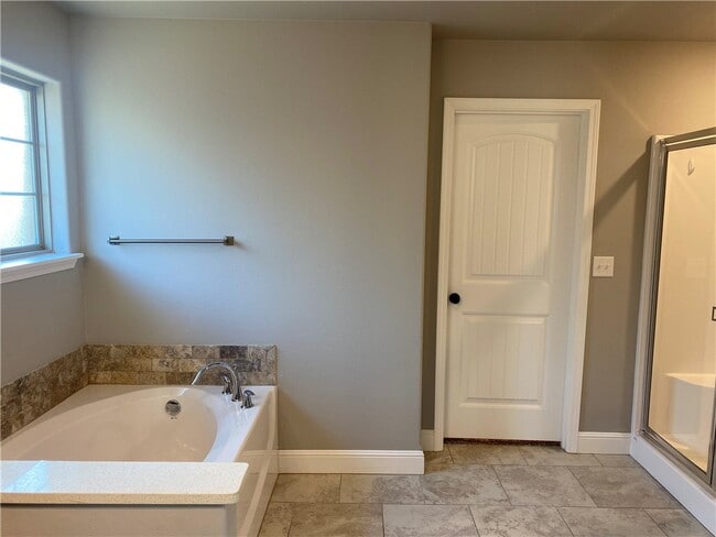 Photo - 3550 Macintosh Way