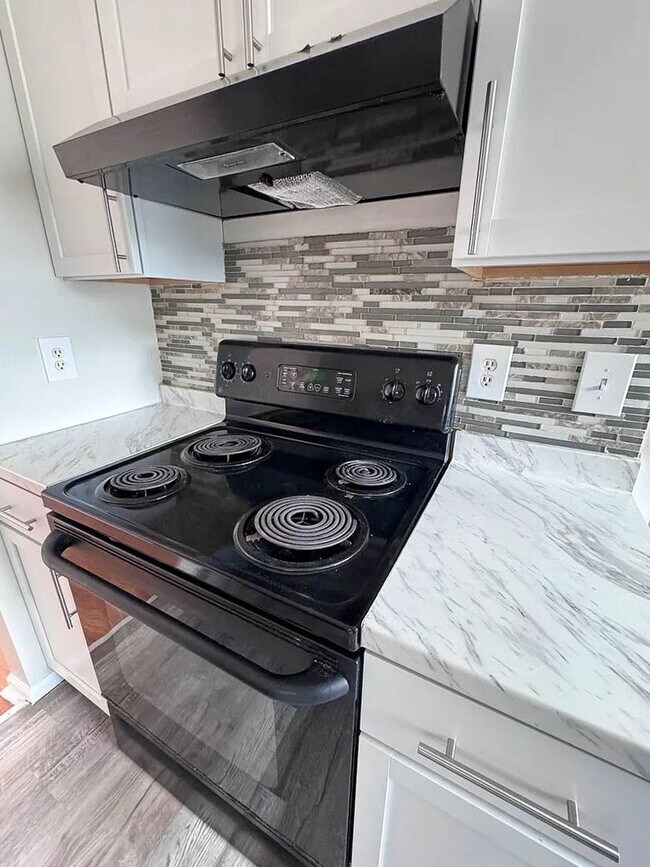 Photo - 678 Savin Ave Unit 2D