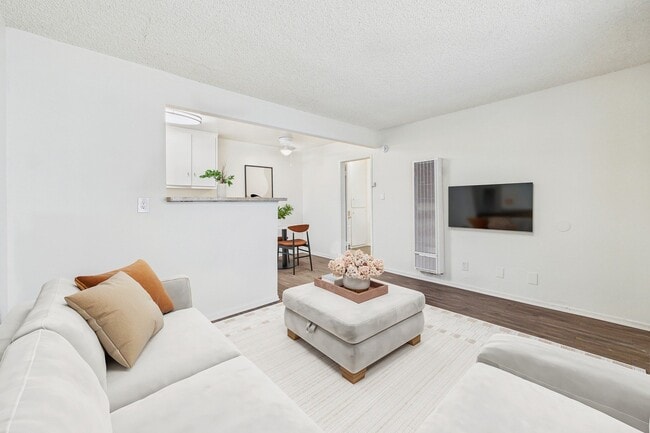 Photo - Roscoe Terrace