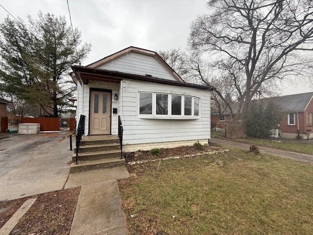 Photo - WHOLE Home Rental - London EAST - 4 bedroo...