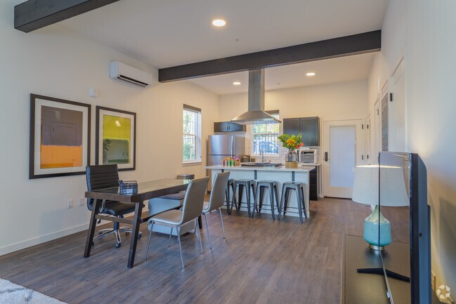 Photo - The Angelino