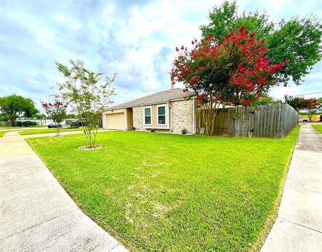 Building Photo - 1102 Beecroft Dr Rental