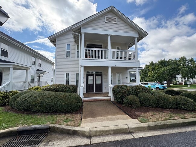 Photo - 3 Bedroom 2 Bath home a few minutes from ...